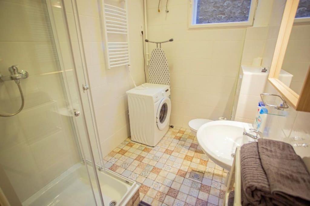 Cosy 2 Bedroom Flat In Akacfa St., Sol بودابست المظهر الخارجي الصورة